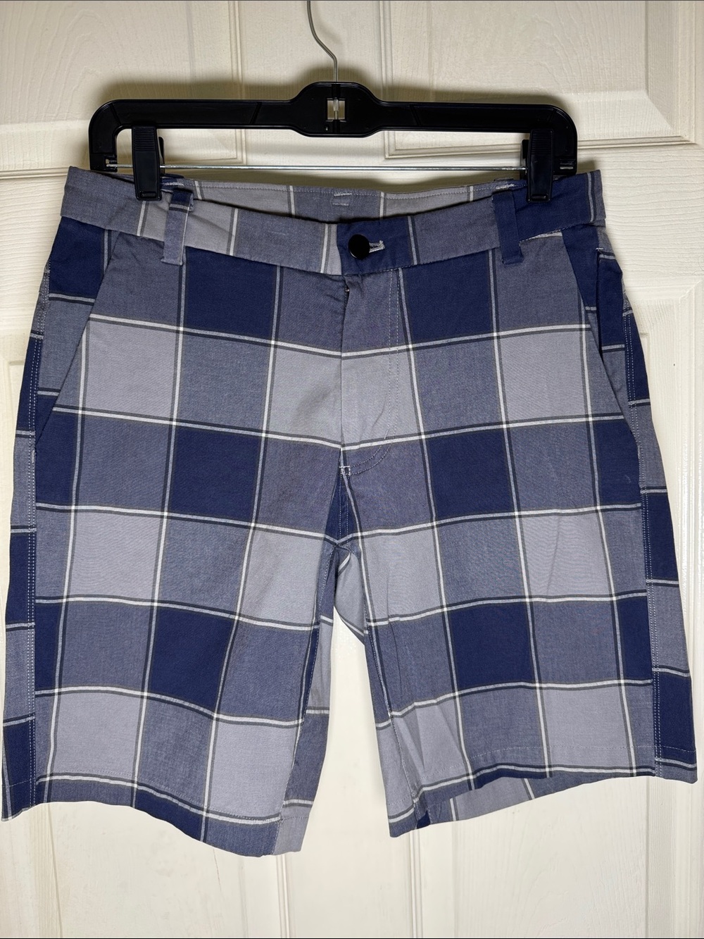 lululemon athletica Navy and Light Blue Plaid Flat Front Shorts Sz 32